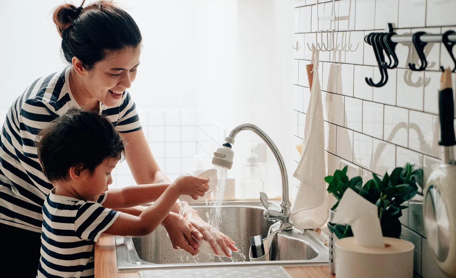 économiser l'eau, astuces pour réduire la consommation d'eau, réduire la facture d'eau, utilisation d'eau en France, sécheresses en France, amo support, assistant à la maîtrise d'ouvrage, amo